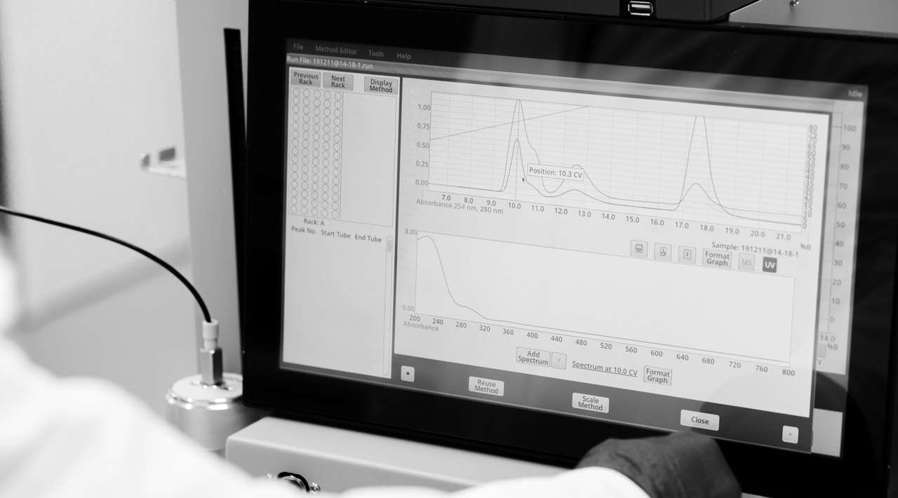 Ein Graustufenbild der Analysetechnik als Header